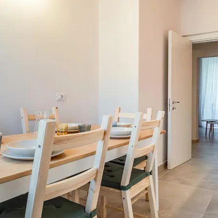 Appartamento Guesthost - Lovely Oasi X5 - Near Station *
