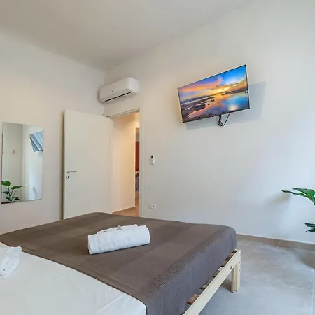 Guesthost - Lovely Oasi X5 - Near Station Appartamento