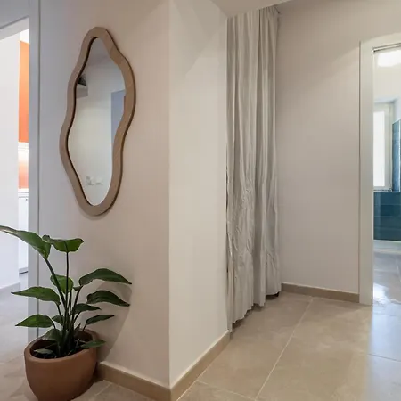 Appartamento Guesthost - Lovely Oasi X5 - Near Station